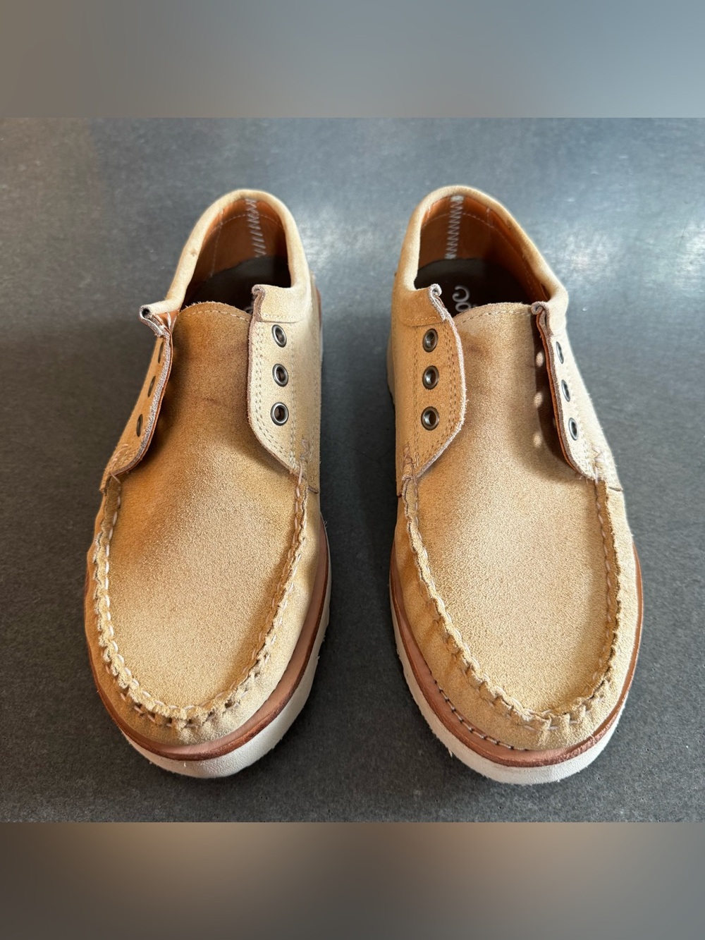Men’s Easymoc shoes size 9 in excellent condition . - Picture 2 of 7